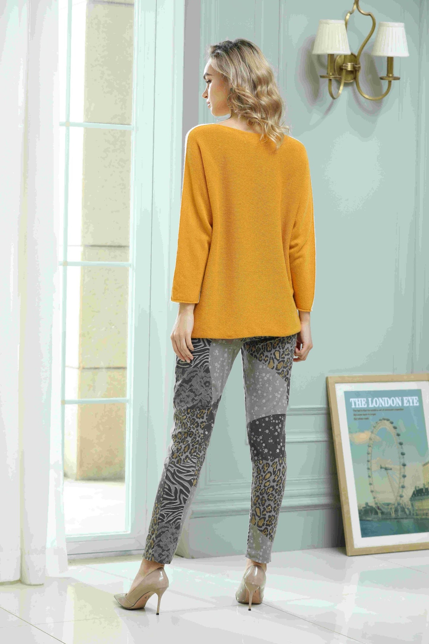 LONG SLEEVE TWO COLOUR KNITTED SWEATER