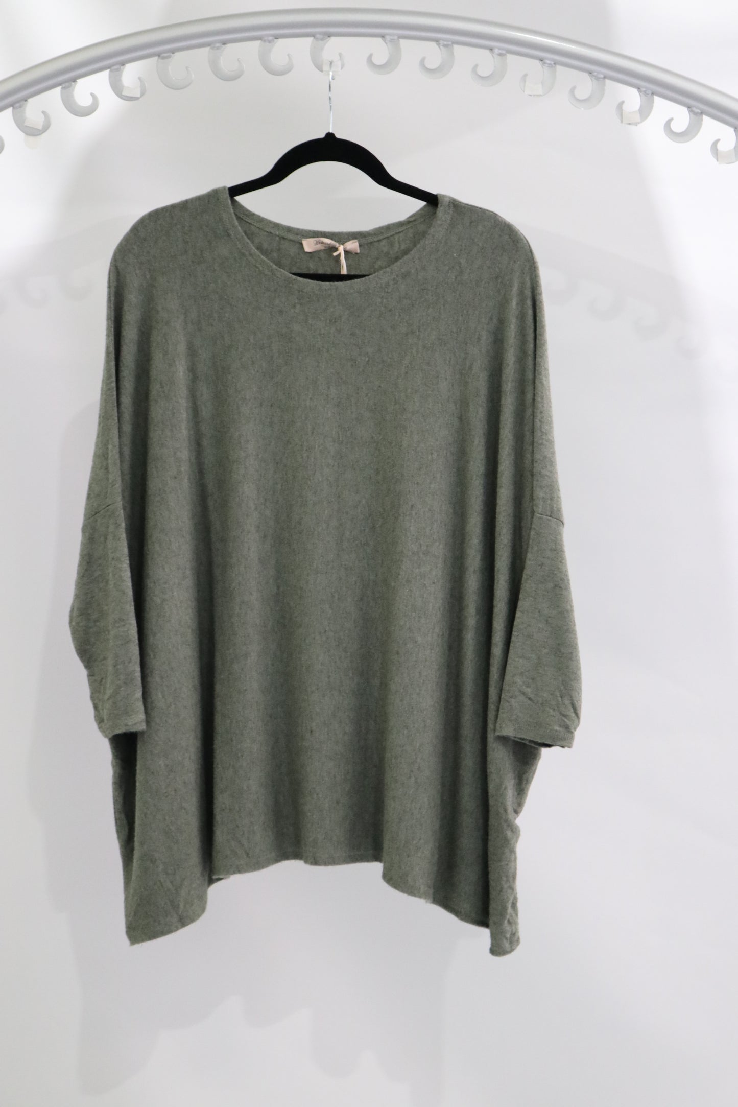 LONG SLEEVE SWEATER